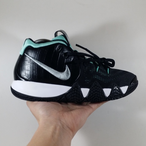 kyrie 4 size 7.5